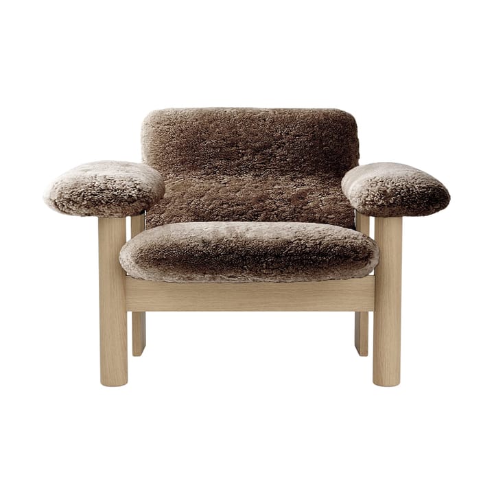 Brasilia lenestol low back, Natural oak-Sahara sheepskin curly Audo Copenhagen