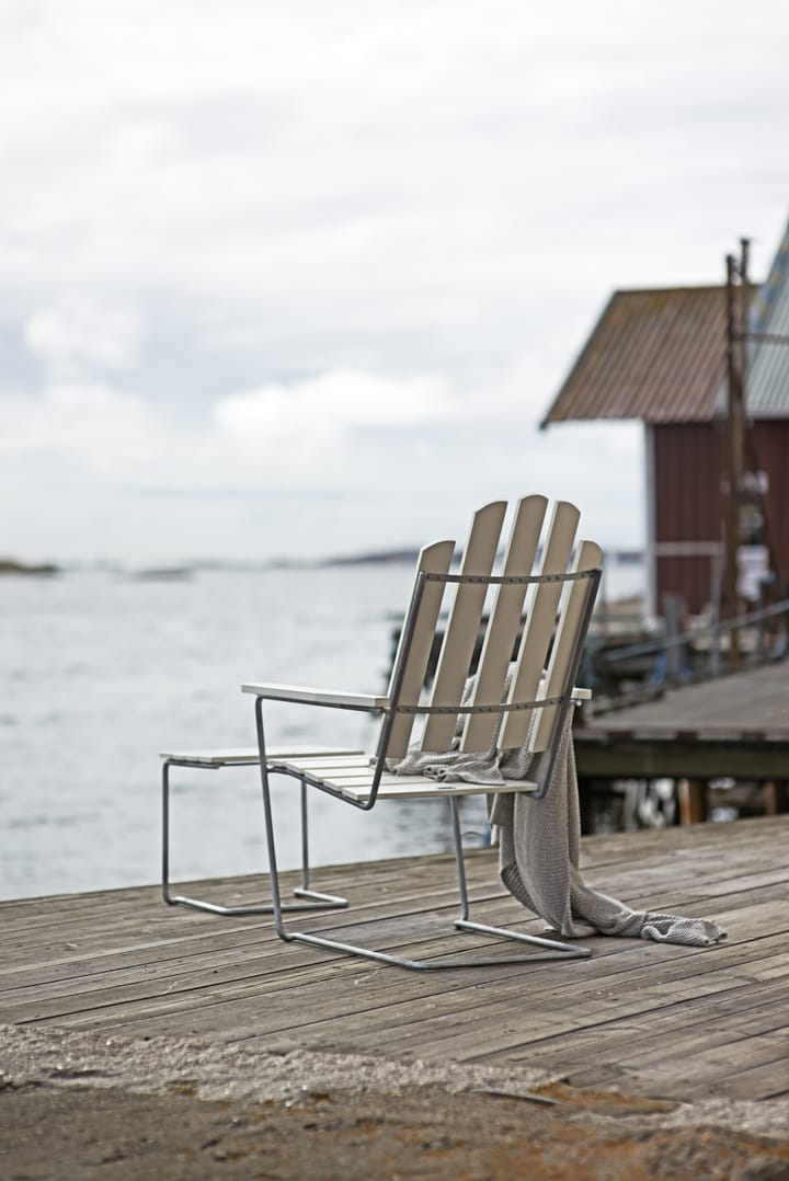 A3 solseng, Hvit lakkert varmgalvanisert eik Grythyttan Stålmöbler