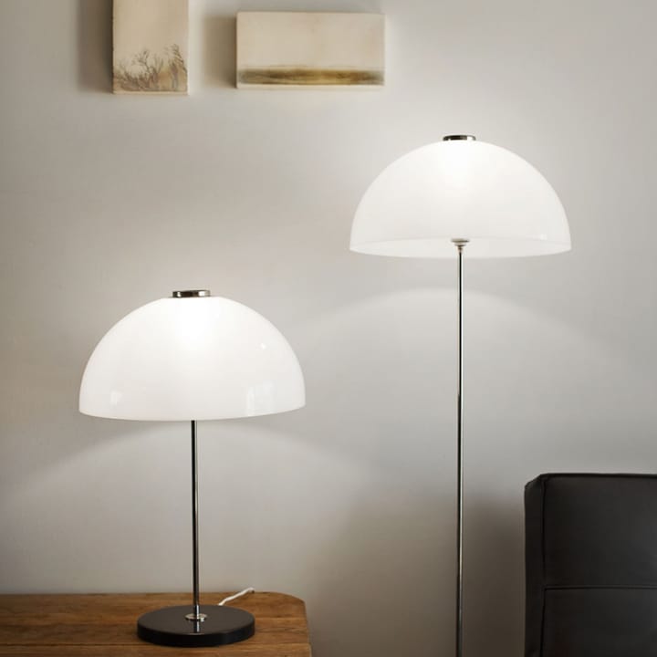 Kupoli bordlampe, Hvit, messingdetaljer Innolux