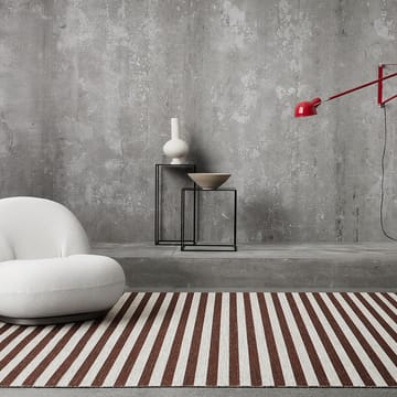 Narrow Stripe Icon entréteppe  - Red clay 300 x 195 cm - Kasthall