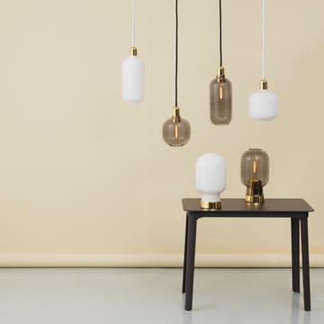 Amp lampe liten - Hvit-messing - Normann Copenhagen