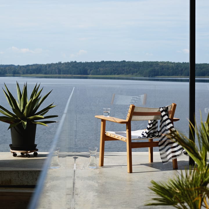 Djurö loungestol, Batyline white, teak Skargaarden