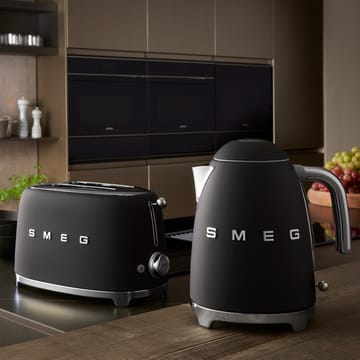 Smeg 50's Style vannkoker 1,7 L - Mattsvart - Smeg