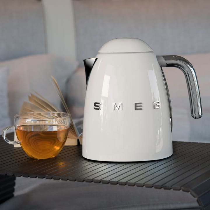 Smeg 50's Style vannkoker med variabel temperatur 1,7 L - Créme hvit - Smeg