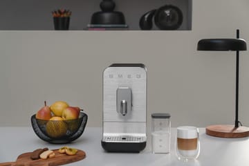 Smeg helautomatisk kaffemaskin med beholder - Svart - Smeg