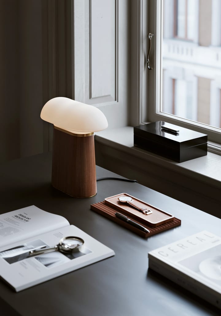 Nova bordlampe, Walnut Woud